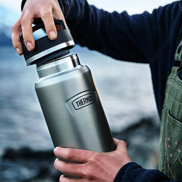 https://thermos.com/cdn/shop/products/Icon_LifeStyle_PDP_Solid_Cap_40oz_2_360x.jpg?v=1674156355
