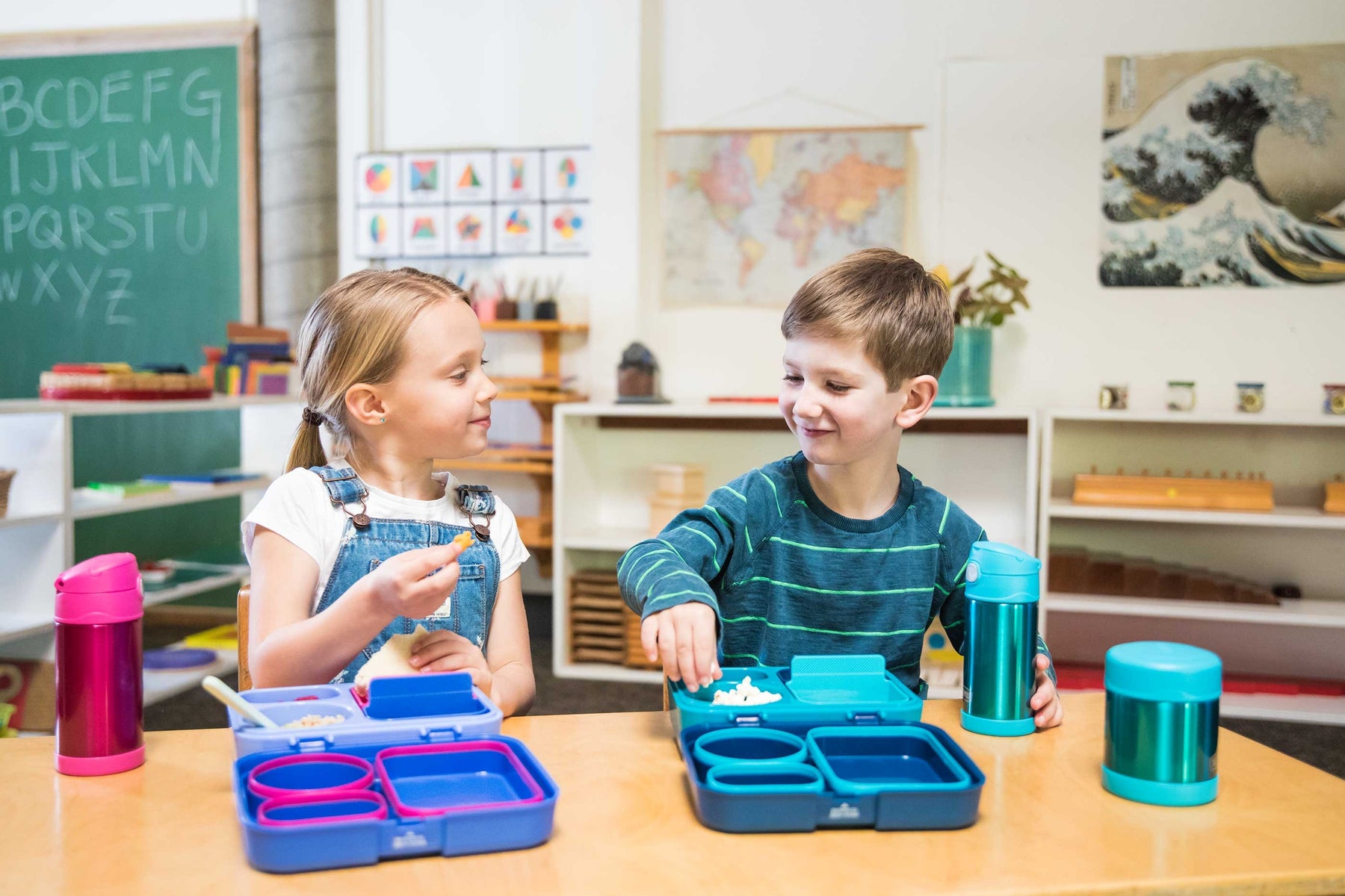 Thermos - Designed for kids. And their parents. The Thermos® Kids  Freestyle™ Kit is durable, reusable, dishwasher-safe, and easy to clean.  Helps keep food where you put it. It's easy to customize.